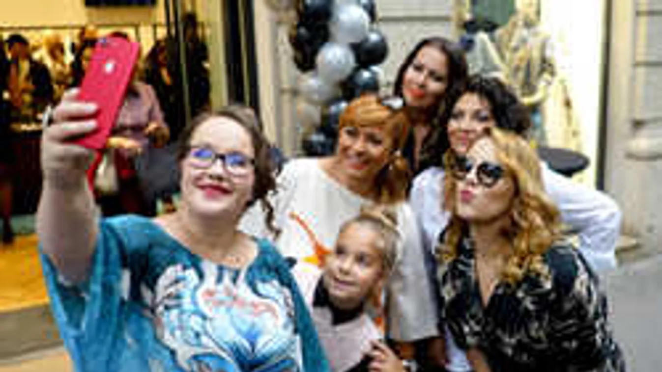 Igazi sztárdömping a Marina Rinaldi megnyitóján!