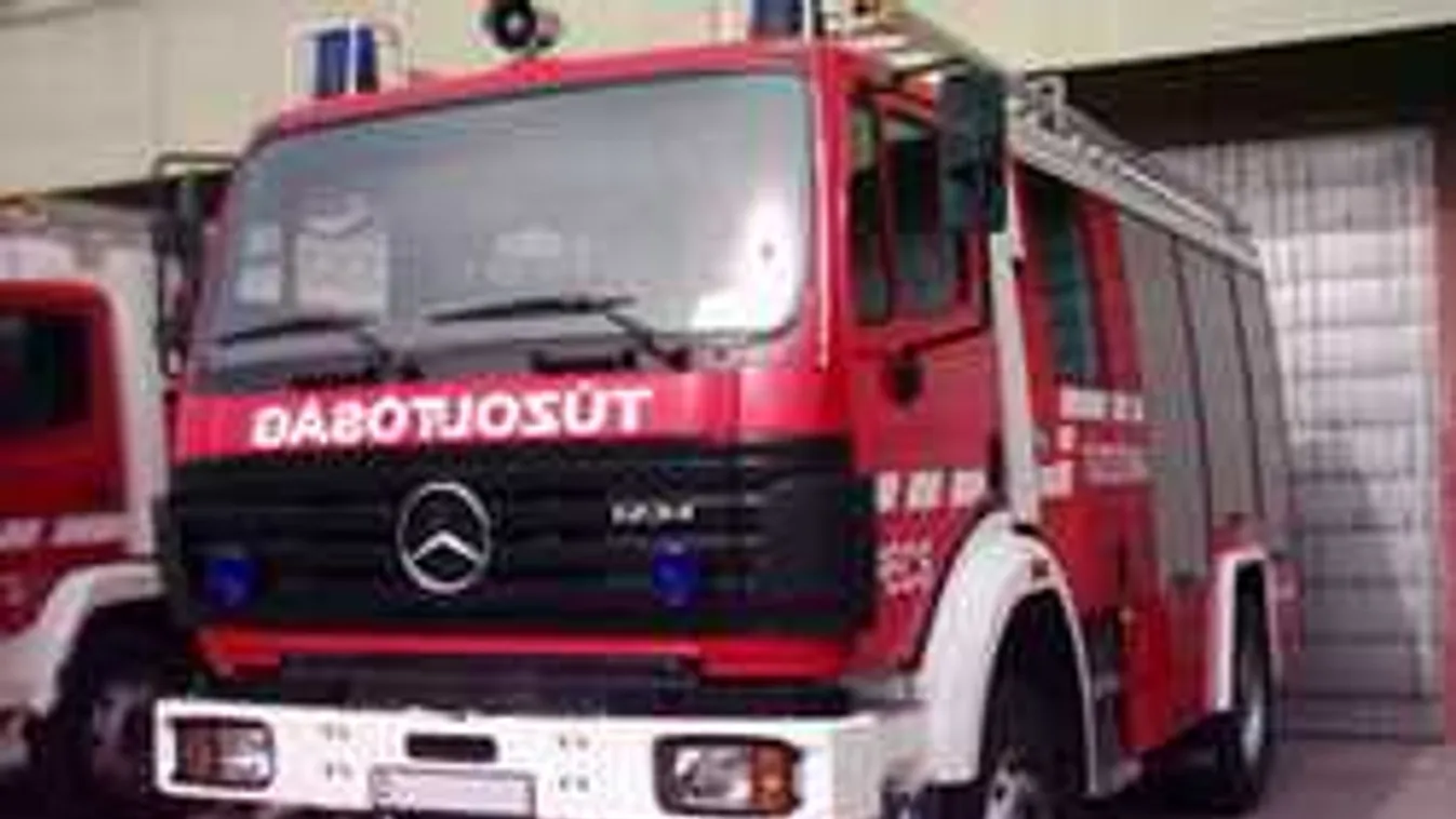 Riasztották a tűzoltókat, ezért halad lassan a forgalom a Balaton felé