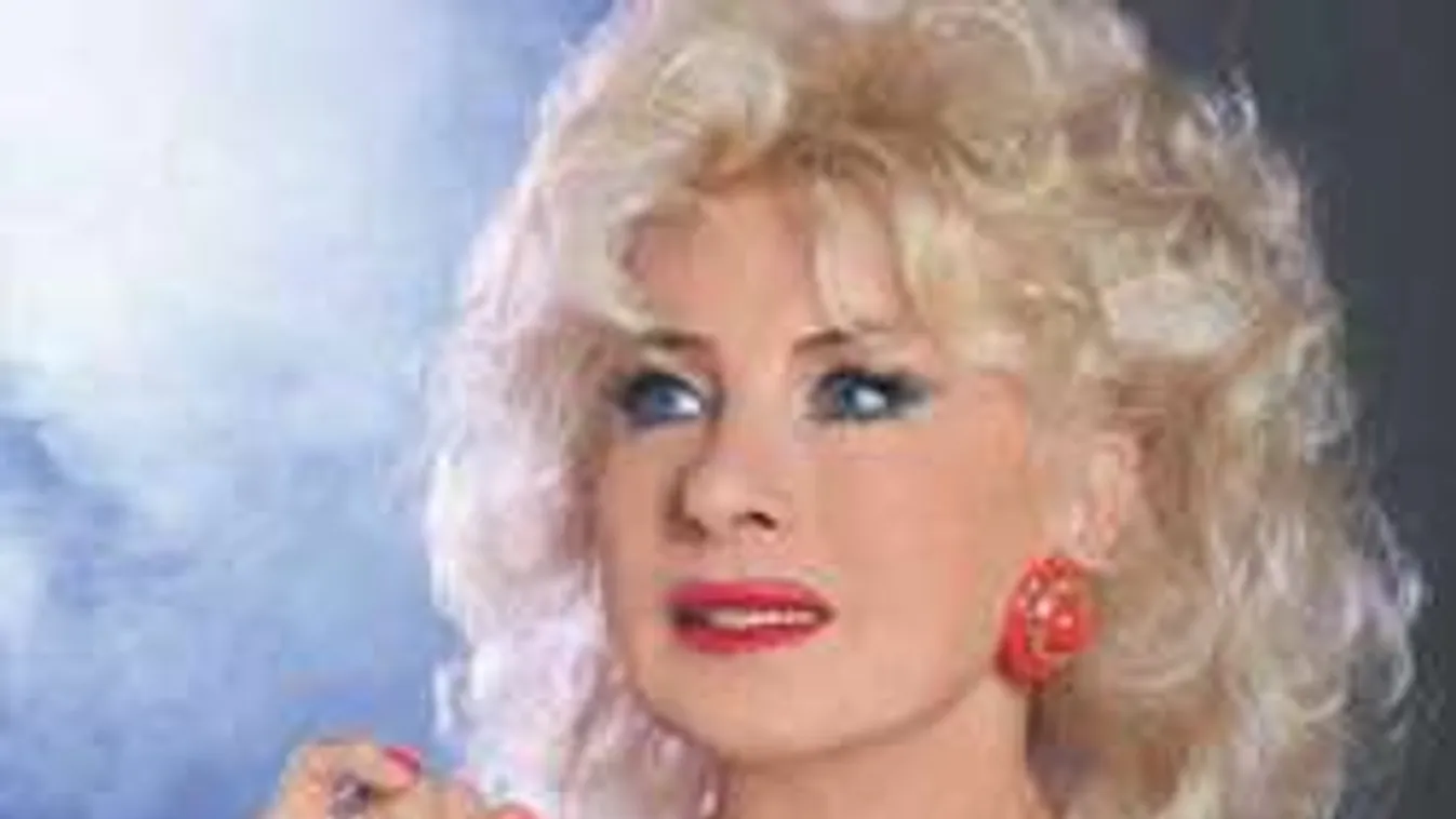 Melltartót villantott Medveczky Ilona