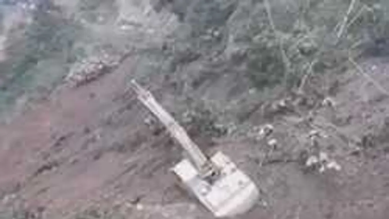 Így tarolt le mindent a halálos sárlavina! - videó