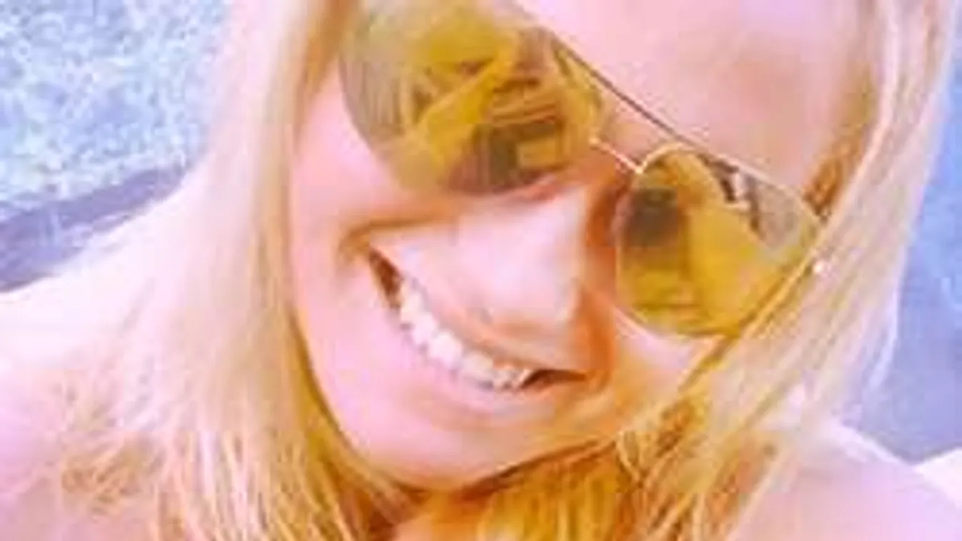 Szexi panoráma, belátsz a vadóc golfozólány bugyija alá