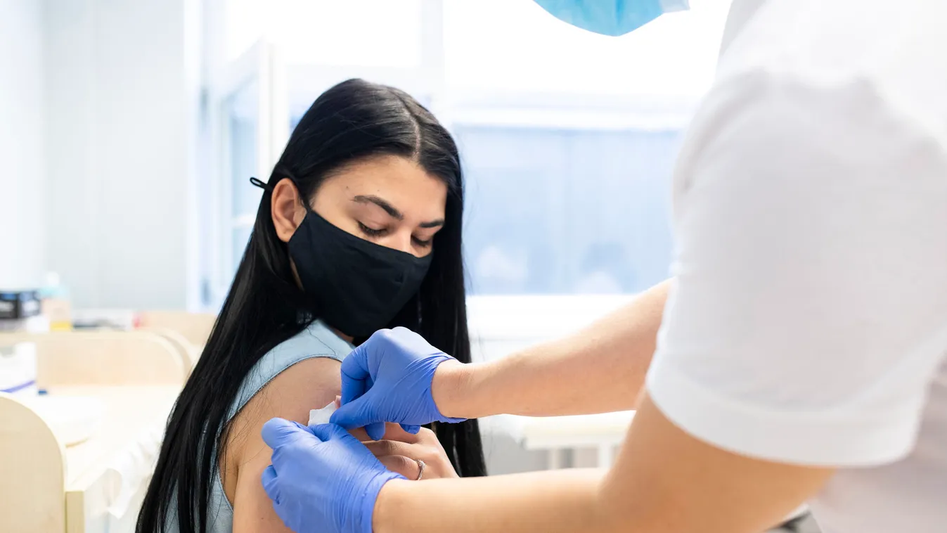 Tiszta vizet öntött a pohárba a szakember: ellenanyag nélkül is véd a kínai vakcina