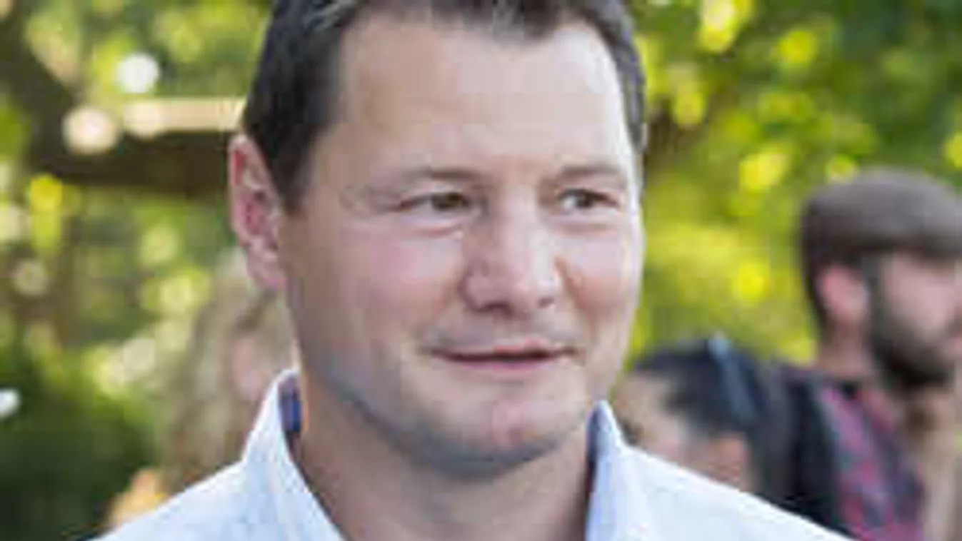 Váratlan fordulat, Erdei sokkal hamarabb elnök lehet