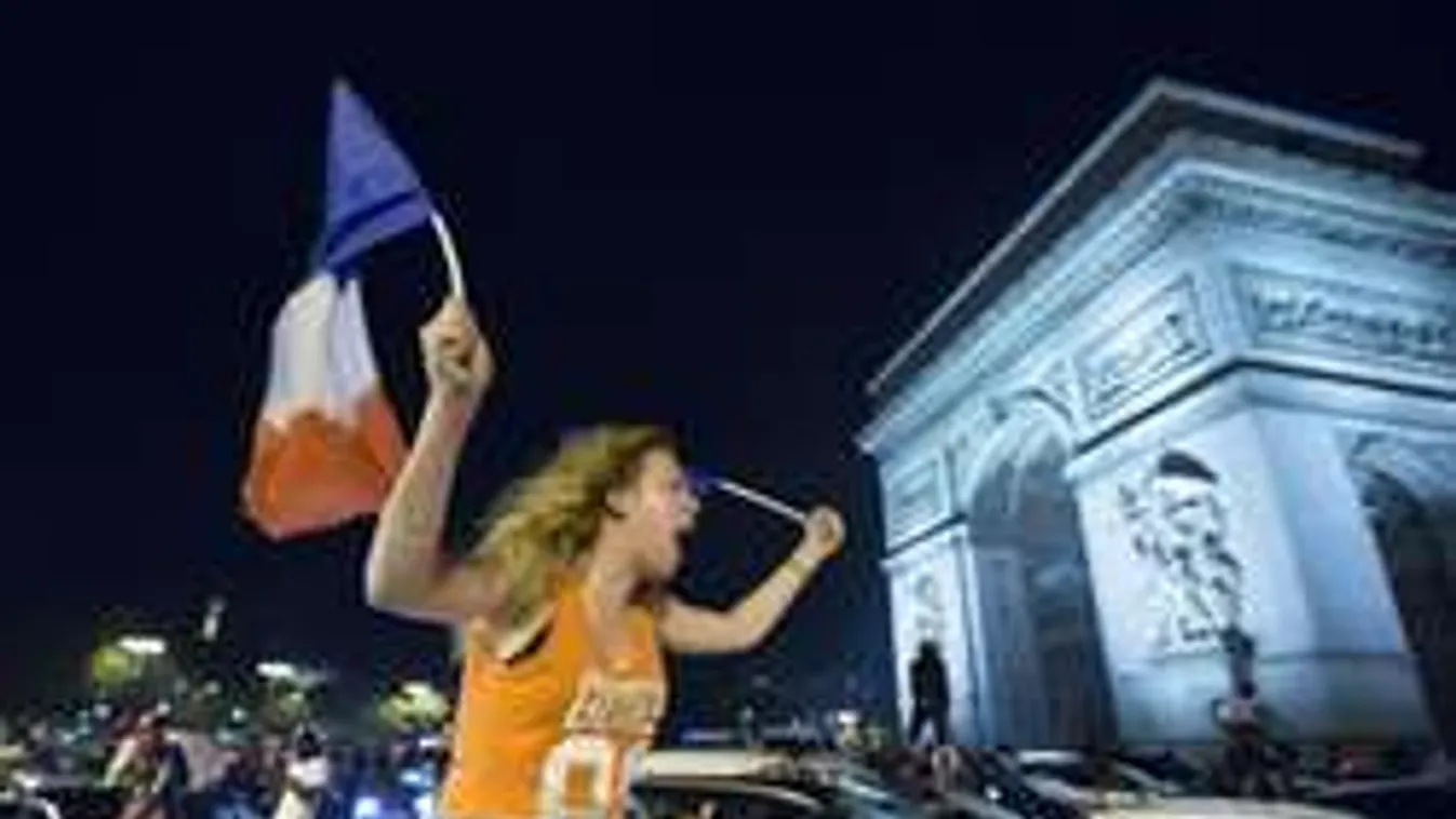 Hivatalos: Franciaország megőrült! Hátborzongató felvételek