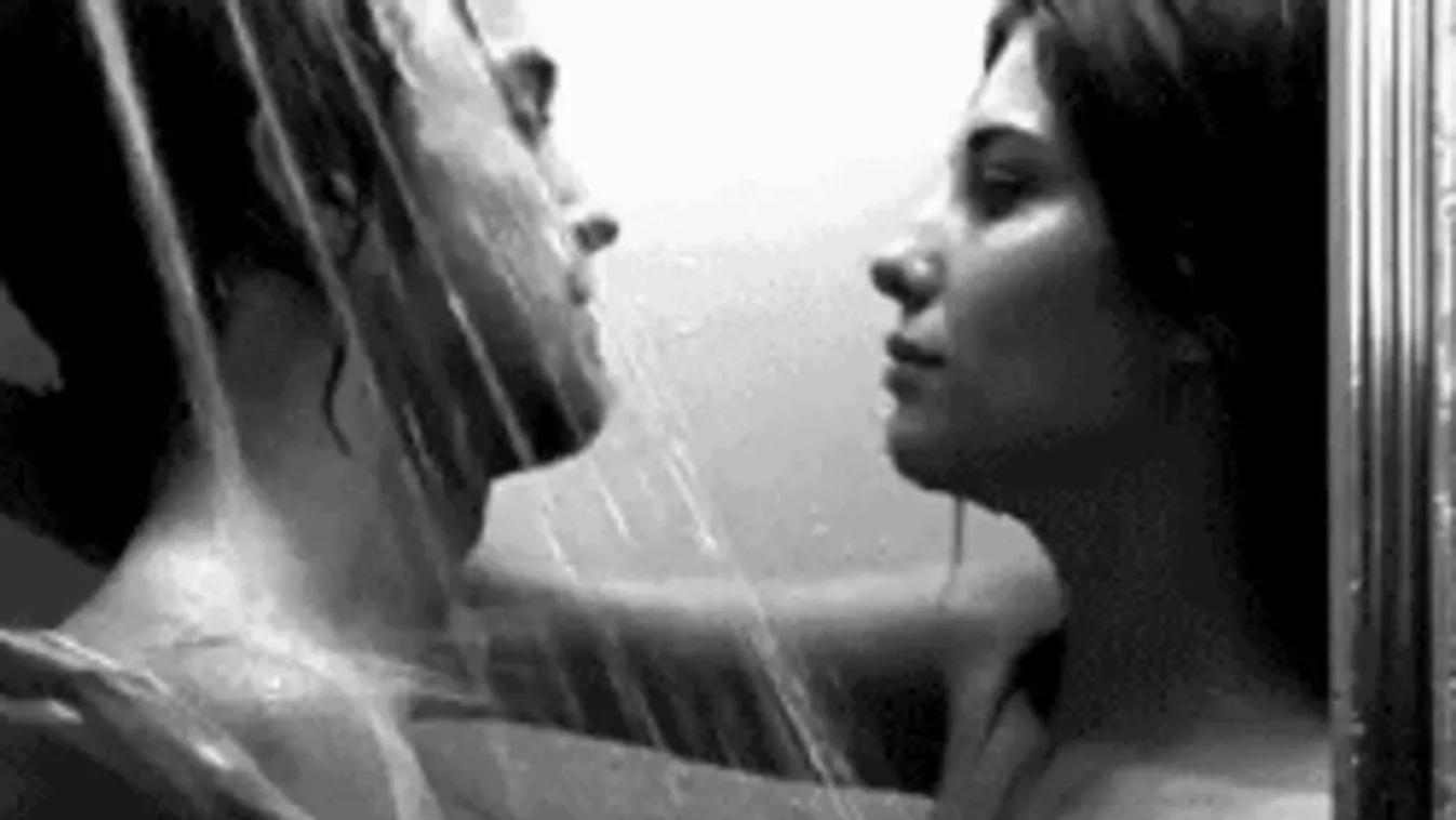 A nők 78 százaléka így élvezi a legjobban a forró, fürdőszobai szexet