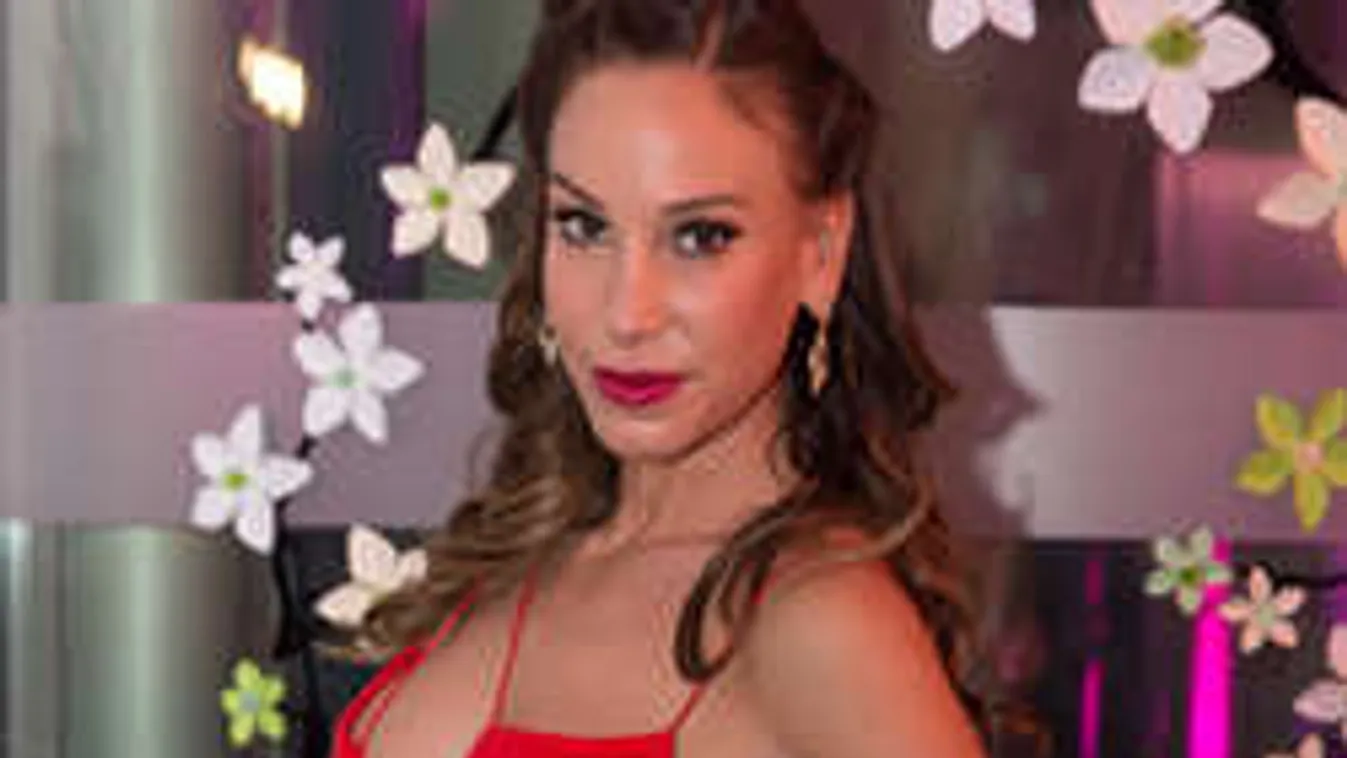 Vajna Tímea legújabb képeinél szexibbet ma már nem látsz!