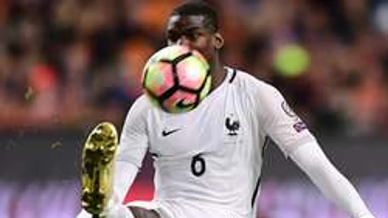 Szexszel őrjítette meg szomszédait a 100 milliós focista