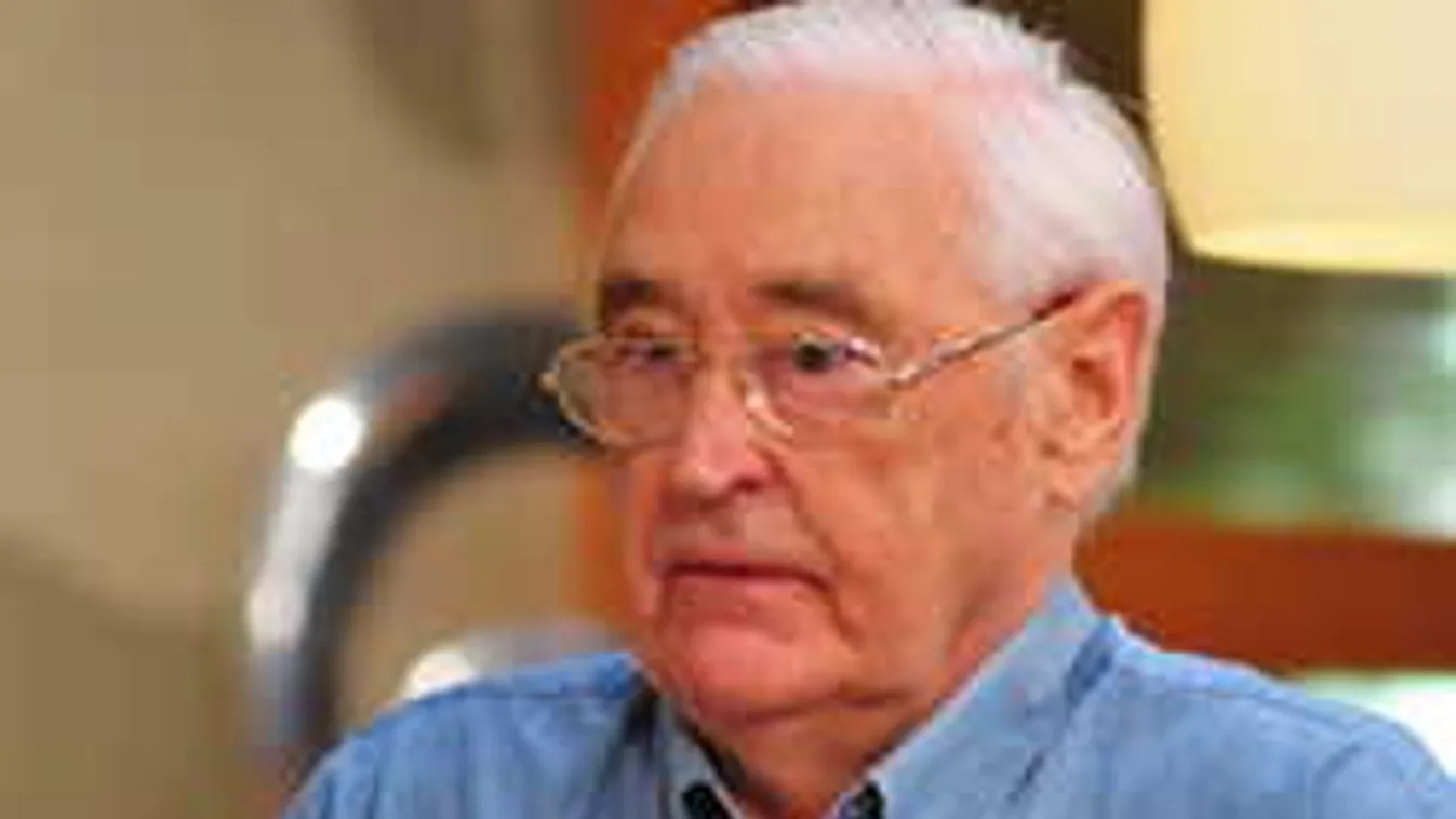 Méltatlan körülmények között nyugszik Czeizel Endre: A sírnál jártunk!