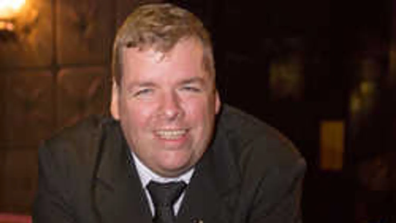 Már biztos: Nem a családja mellé temetik az ismert magyar politikust!