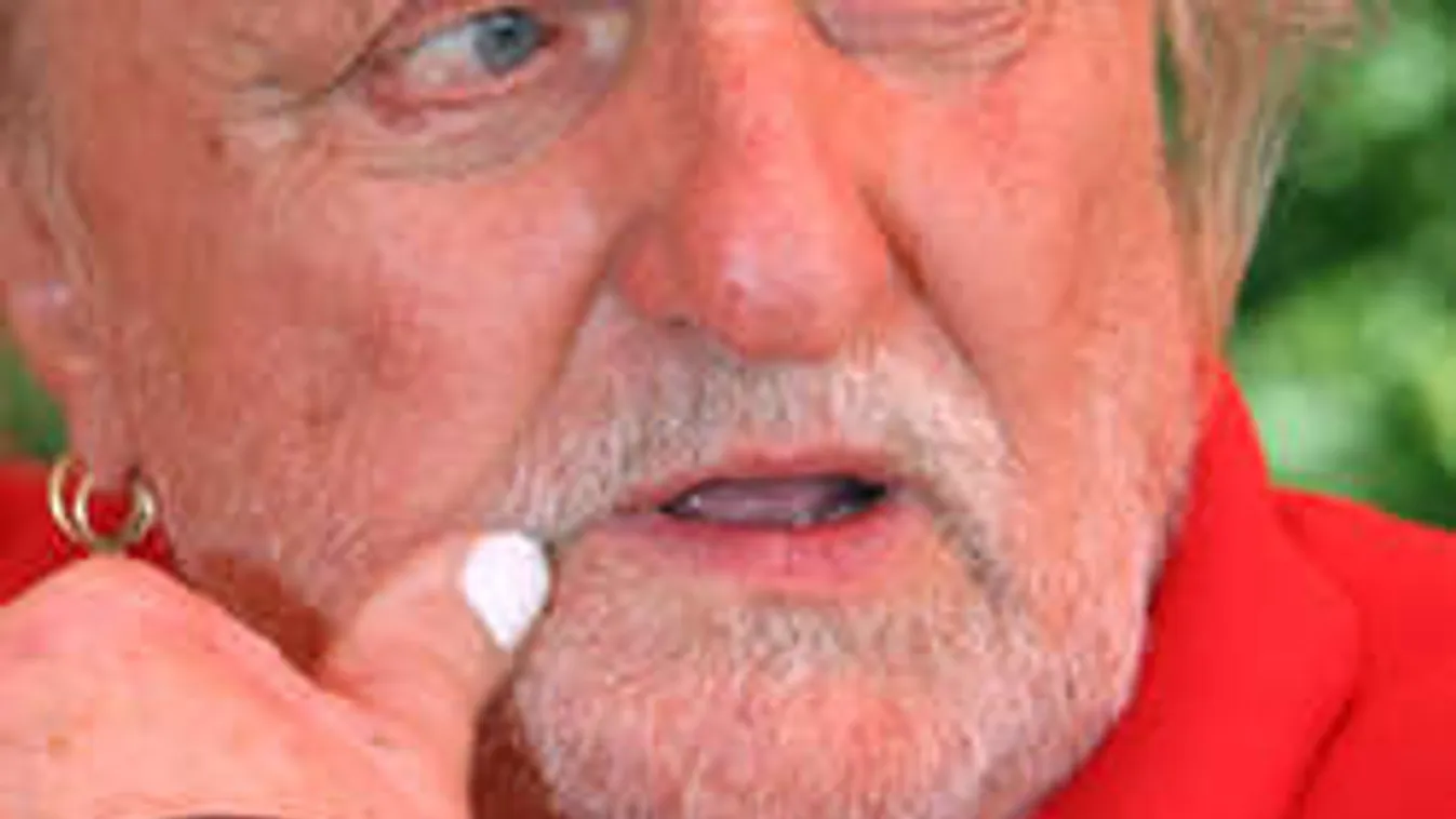 Élő adásban lopták meg a zenészlegendát