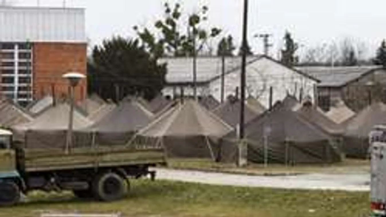 3500 migráns törte, vágta át a magyar határt márciusban!