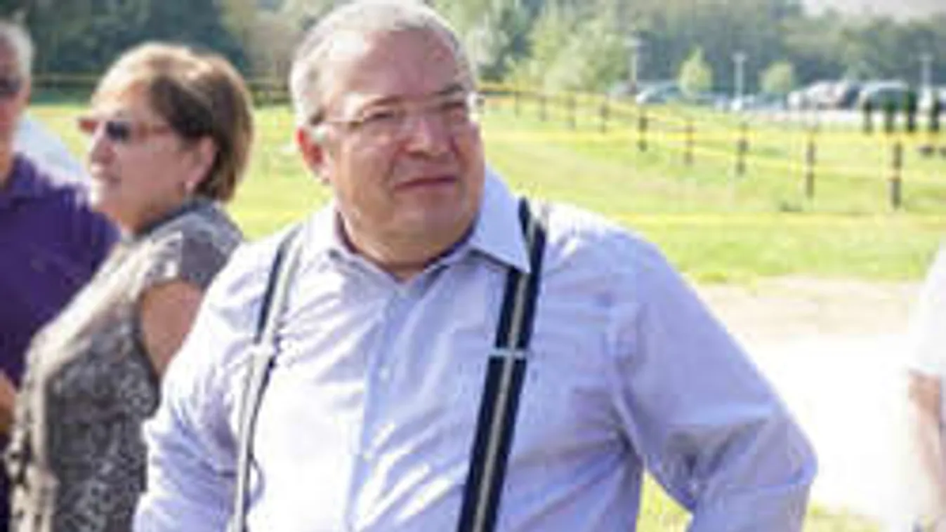 Itt a legújabb hír Simicska Lajosról. Találgatják, mi okozta...