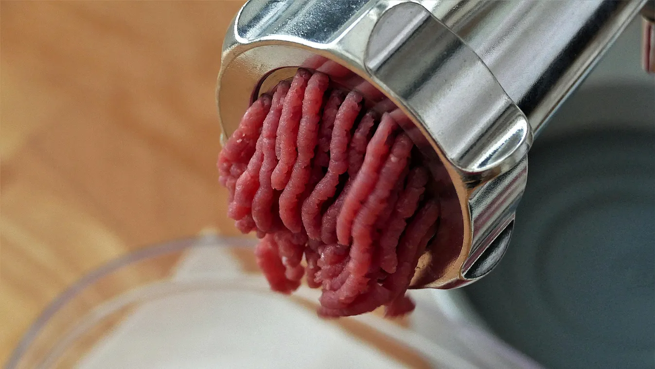 Ledarálta és disznóhúsként árulta áldozatait a sorozatgyilkos