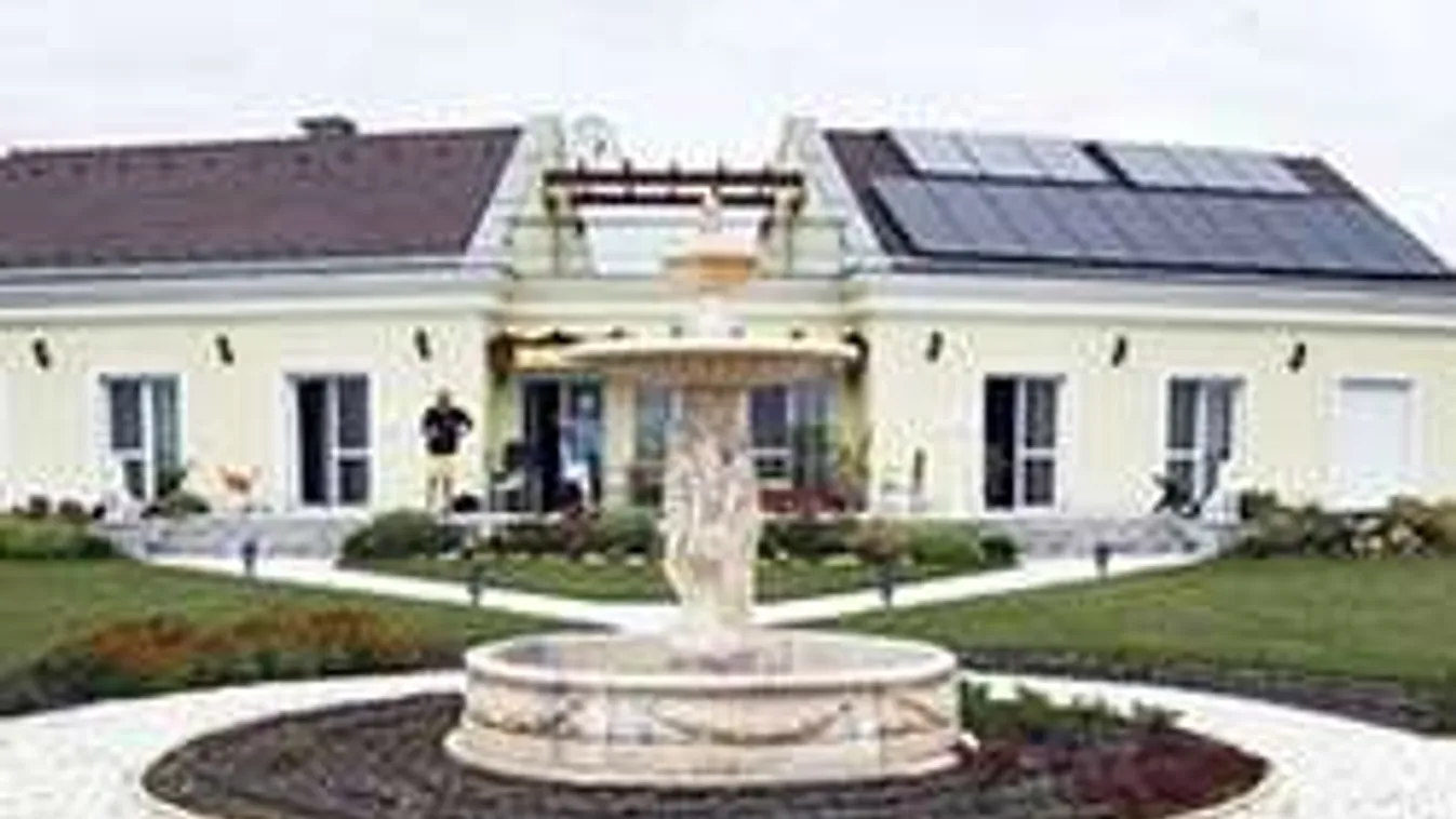 Kísértetkastély? Korda György nem szabadulhat velencei luxusházától