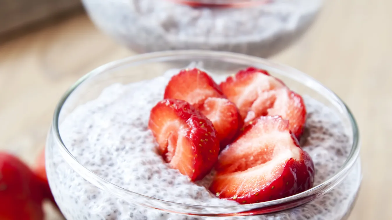Chia,Pudding,With,Strawberry,In,Transparent,Glasses