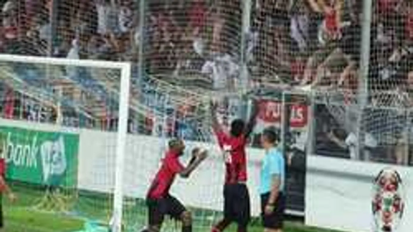 Ez meg mi? Merev szerszámmal fotózták az NB I-es focistát