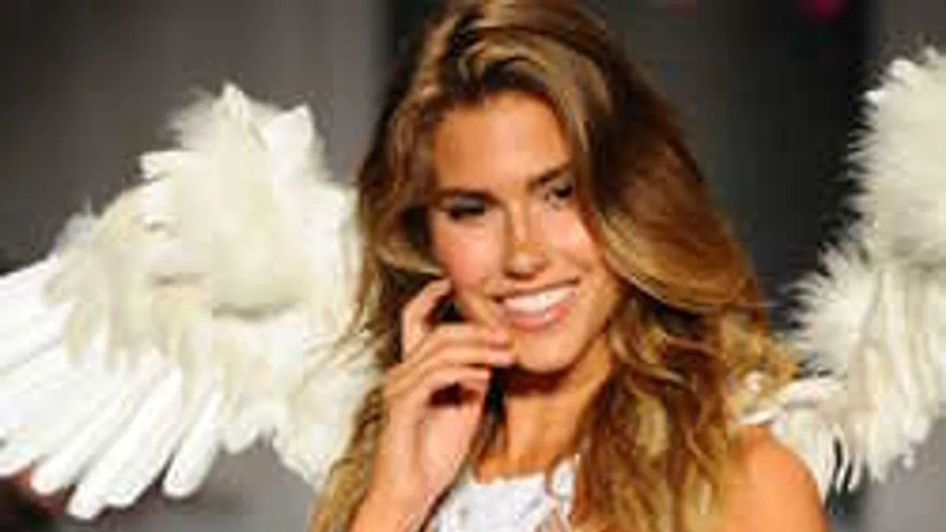 Ilyen színű bikini lesz a legnagyobb divat idén nyáron