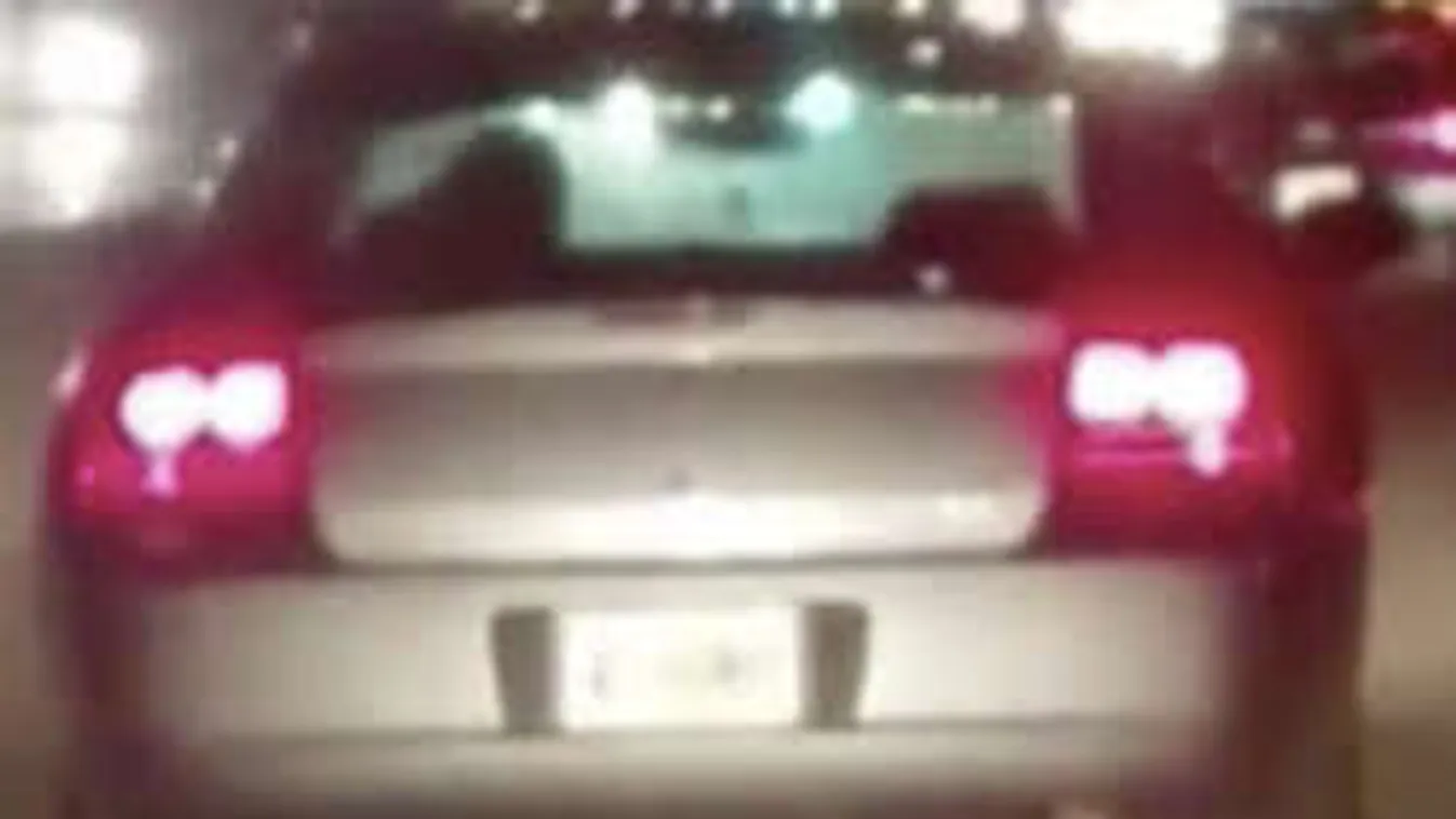 Veszélyes gyönyör: Orálisan kényeztették vezetés közben a rendőrt!