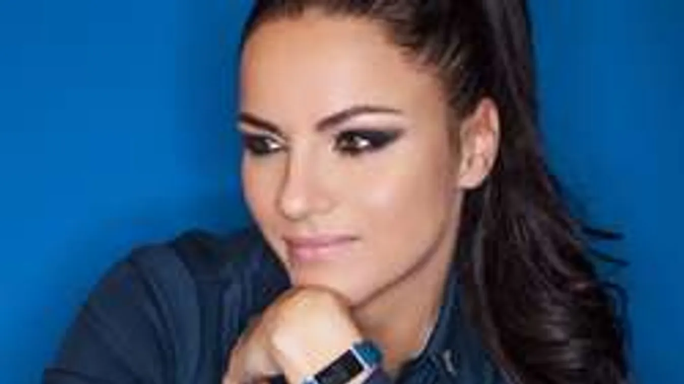 Brutál szexi képet posztolt magáról a szolid énekesnő