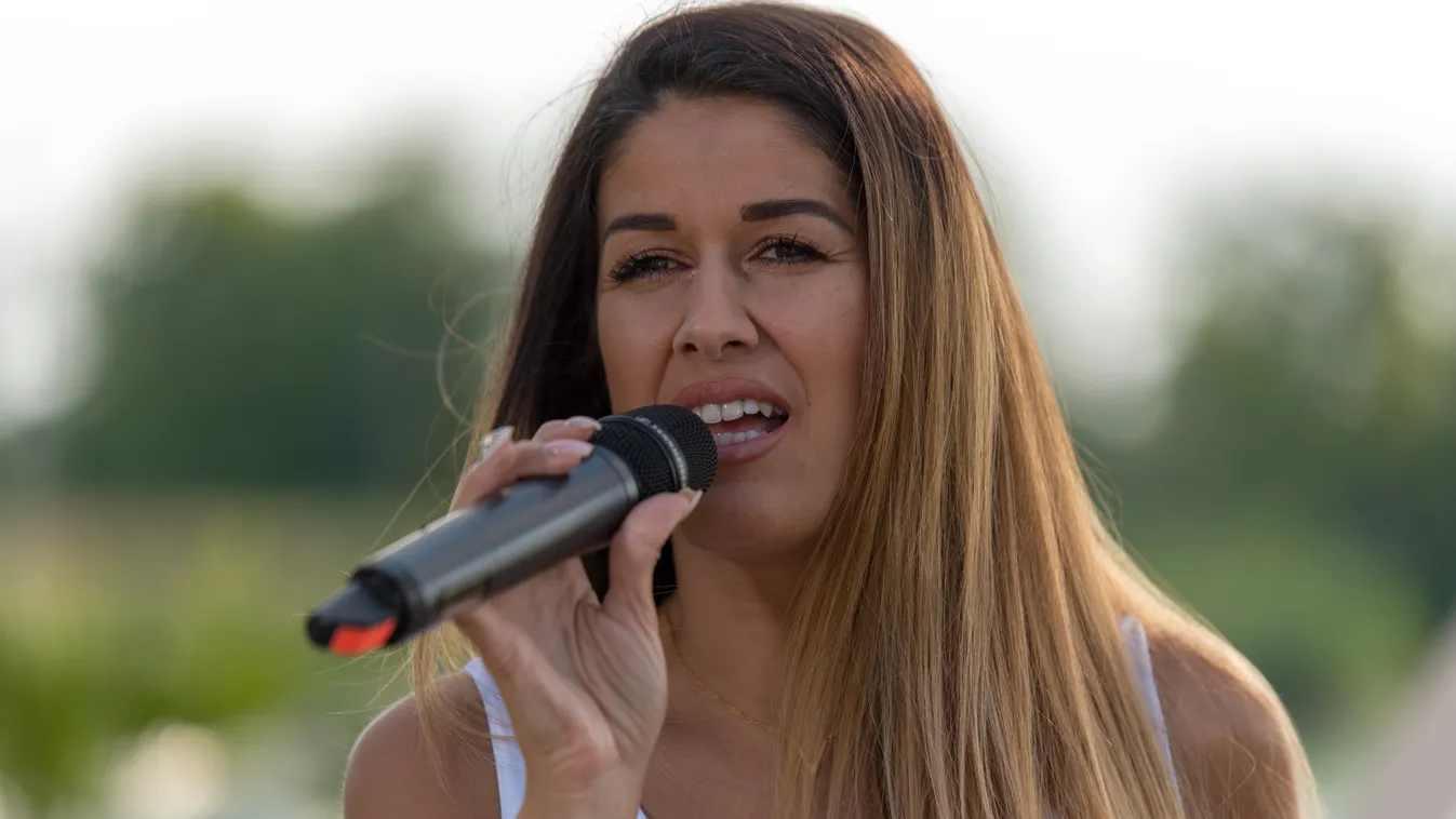 Először beszélt nyilvánosan tettéről a magyar énekesnő