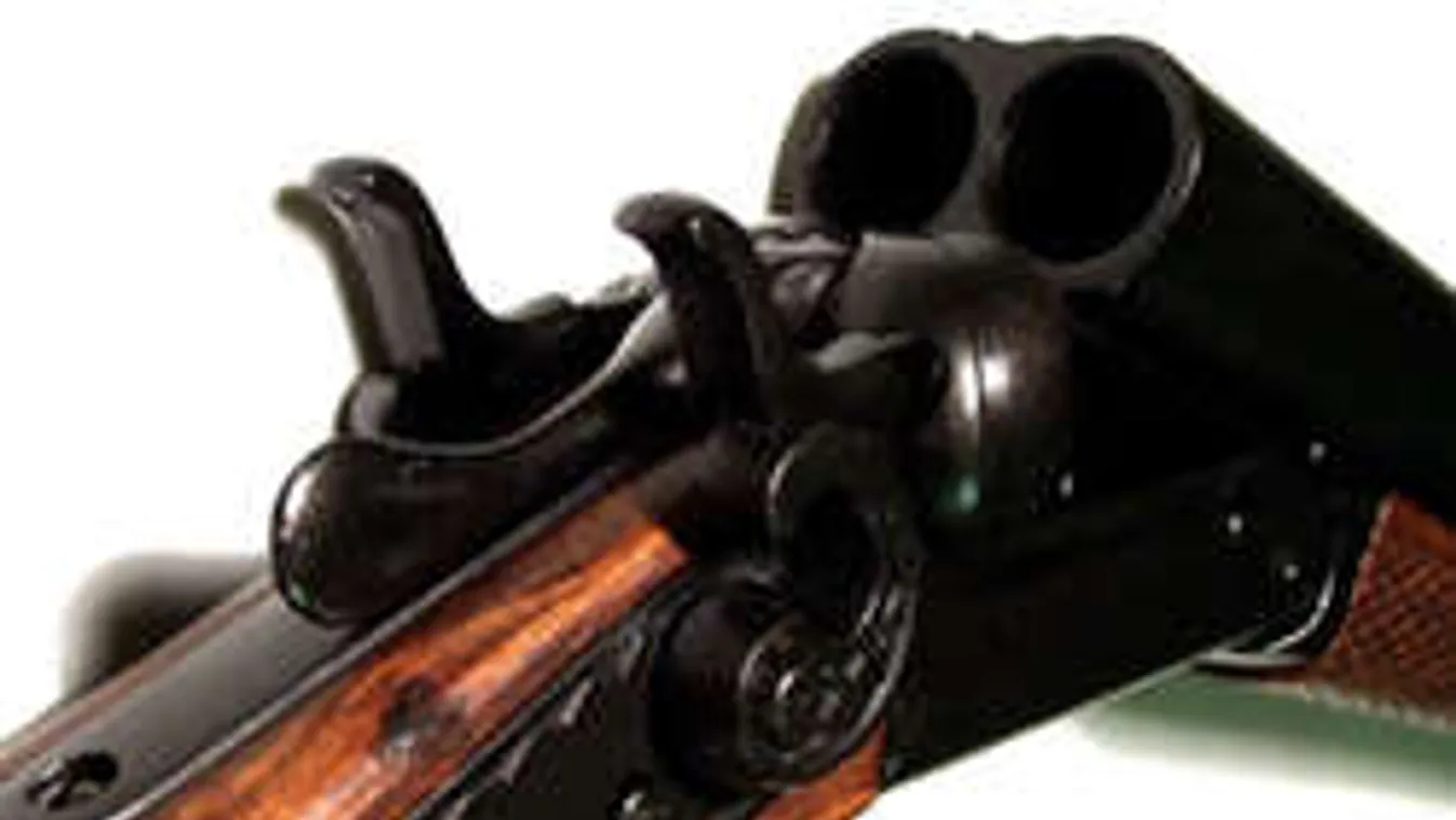 Hátba lőtte magát, hogy megússza felesége meggyilkolását