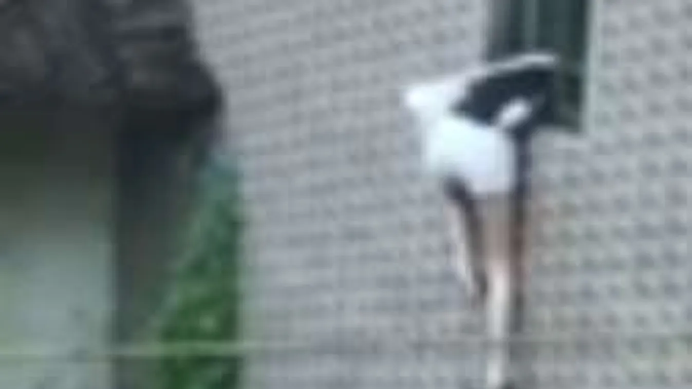 Téglákon zúzta össze nuniját a balszerencsés nő - Videó