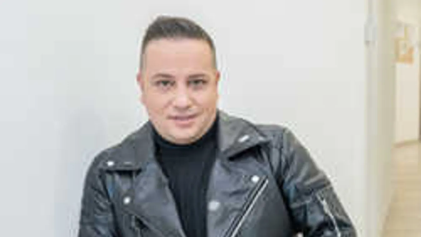 Együtt vannak, szexi sztárénekesnővel posztolt közös fotót L.L. Junior