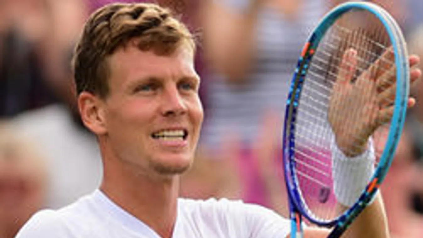 Megmutatta izmos testét a pucérkodó teniszbajnok - fotó!