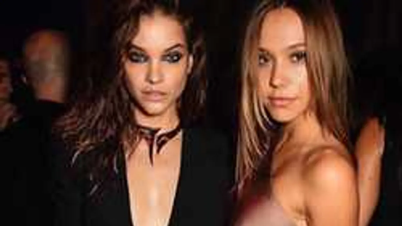 Ruha nélkül térdel Palvin Barbi vadítóan formás barátnője