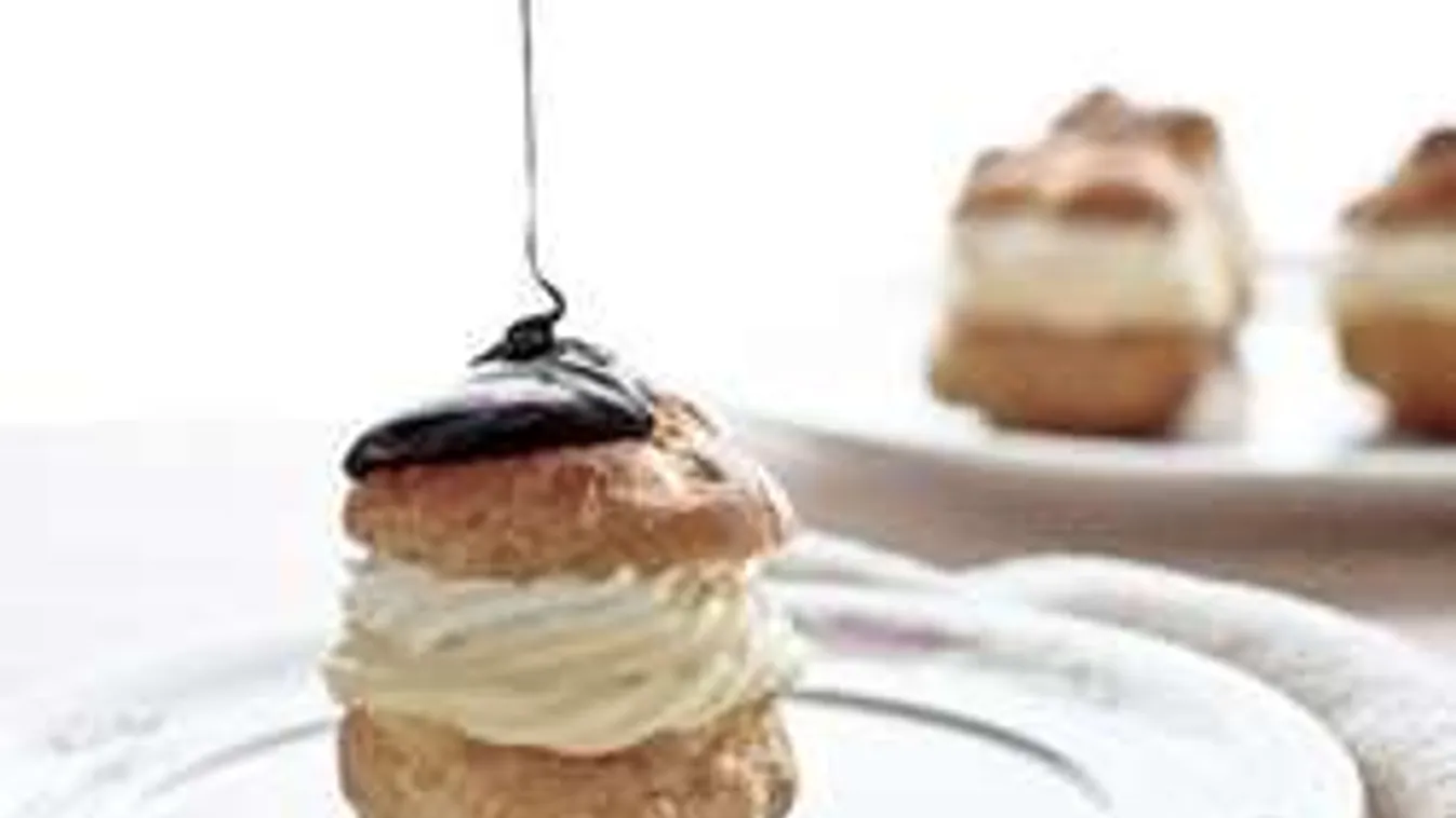 Nem hiszed el, miért lett a magyar diétázók nagy kedvence ez a sütemény!