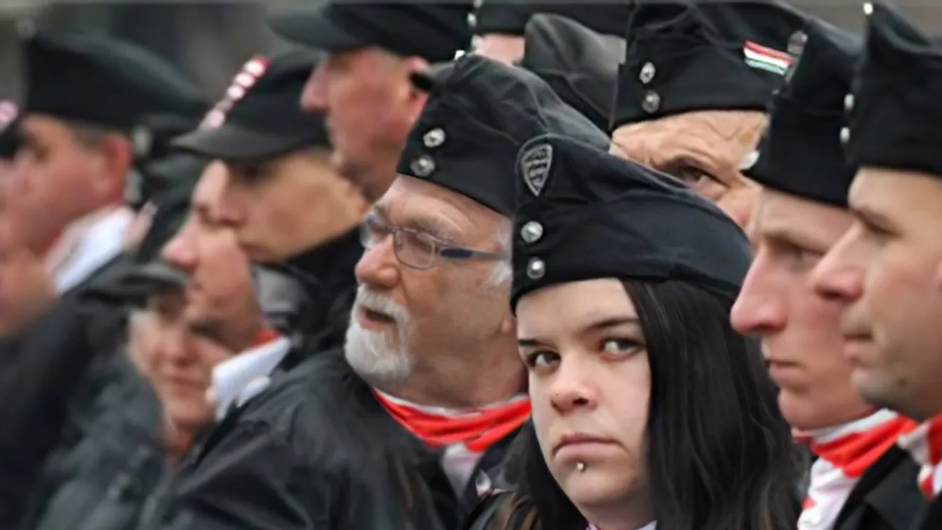 Puzsér magyargárdista-ruhát adott Vágó Istvánra