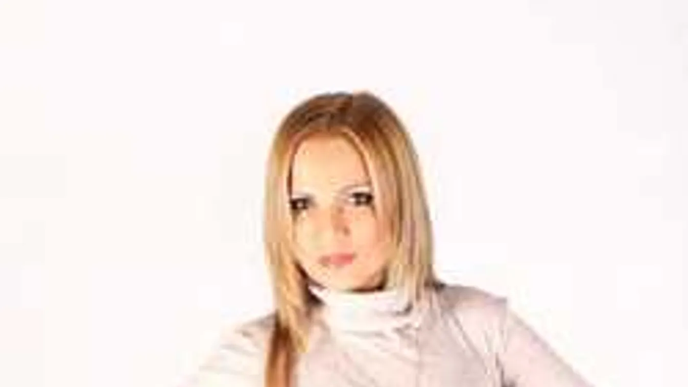 Perverz hódoló tartja rettegésben a magyar sztártévést