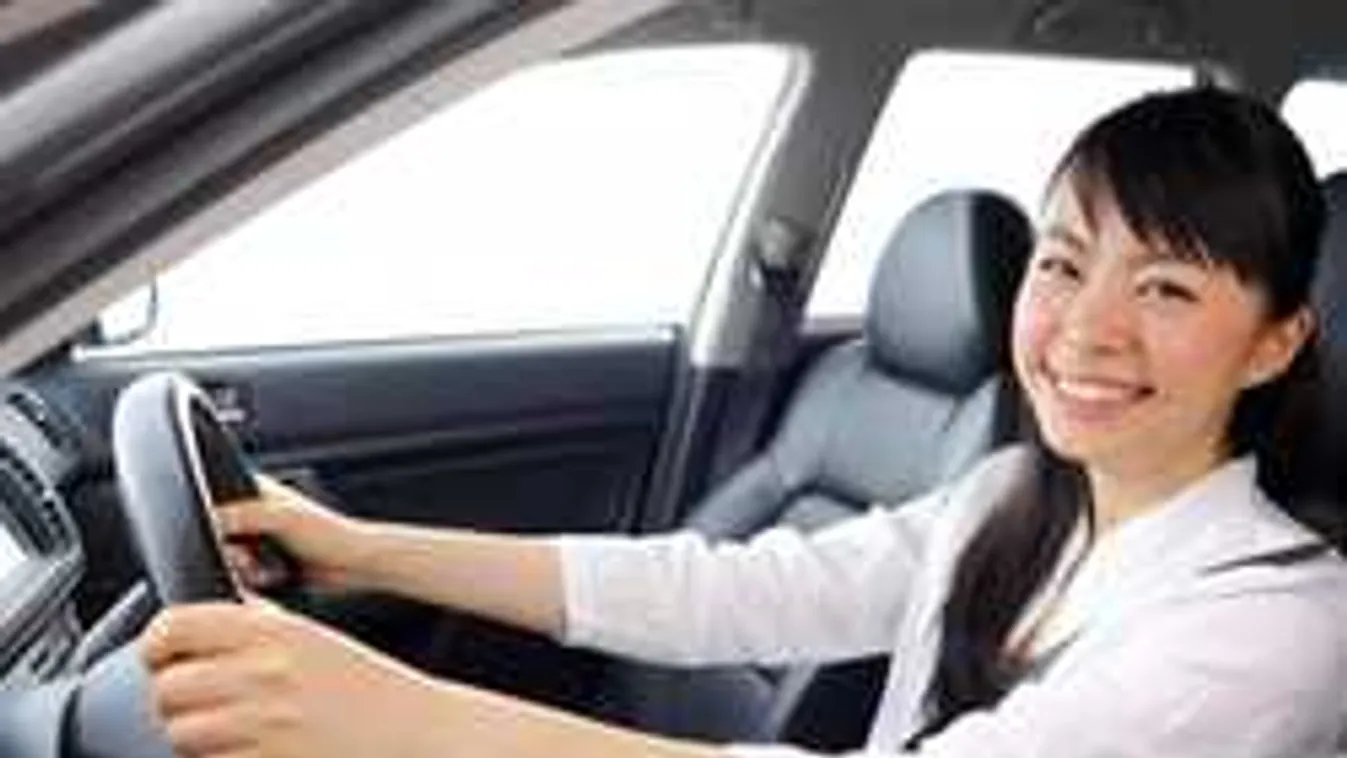 Megvan az év legbénább parkolása: Kegyetlen, amit ez a nő művel!