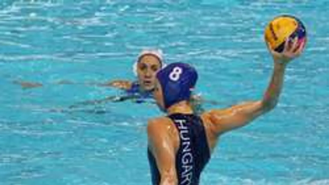 Példát mutatnak a fiúknak a női pólósok