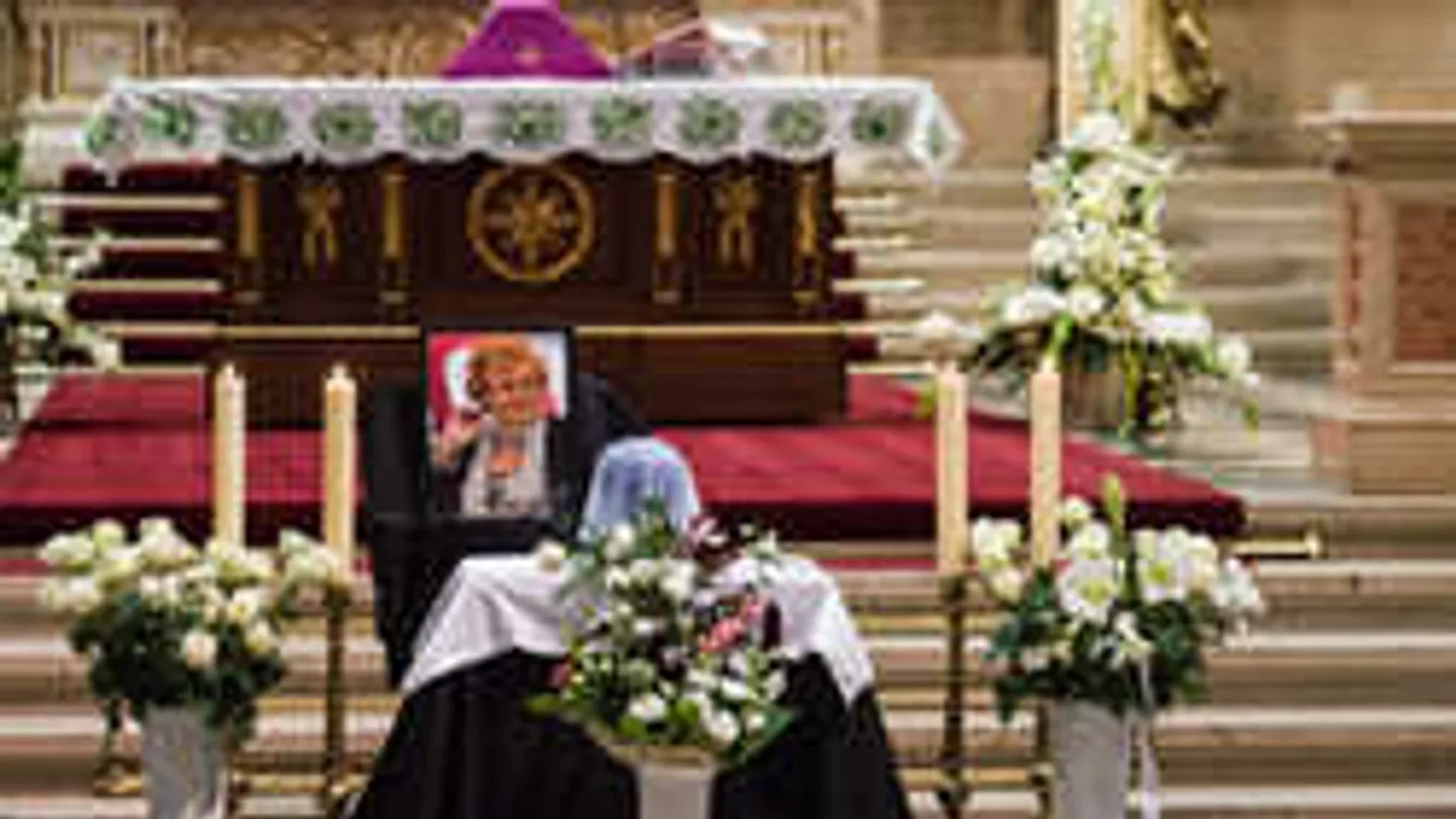 Kiderült, mit tett családja Lorán Lenke hamvaival