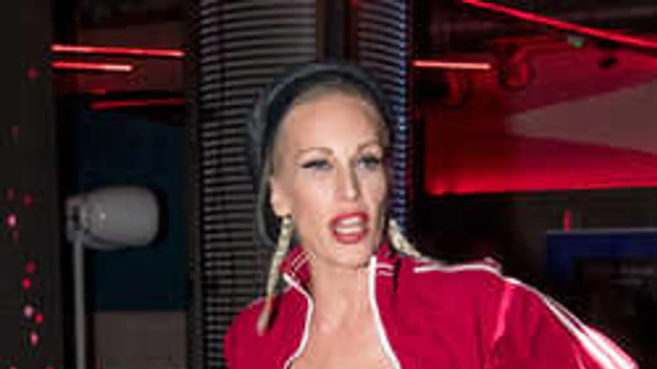 Csak erős idegzetűeknek: durva videón a magyar sztárénekesnő