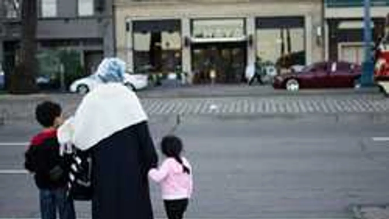 Már több mint 1 millió illegális migráns van Nagy-Britanniában!