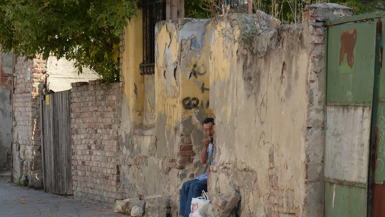 Katasztrofális a helyzet Józsefvárosban: Kosz és ürülék mindenhol