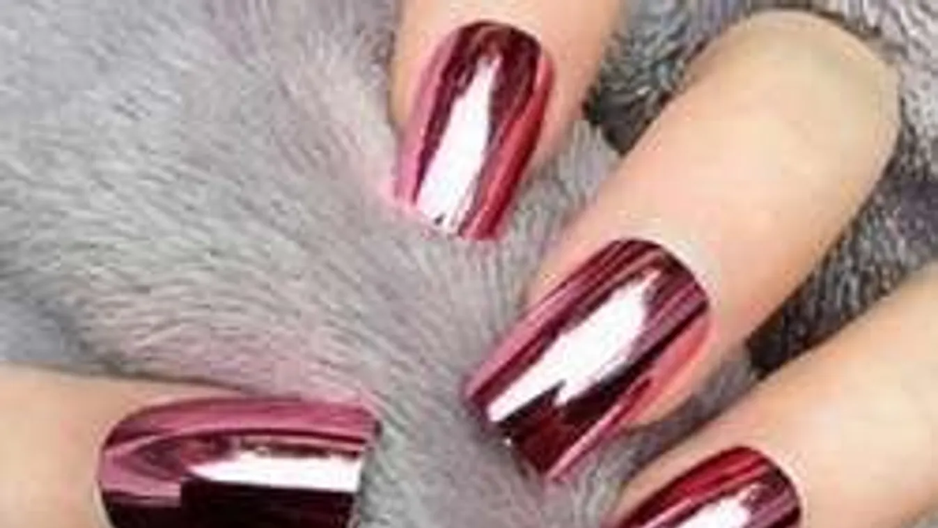 Megújult az őszi körömdivat! Szexin villan a női kéz