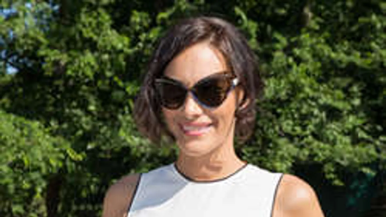 Játssz Görög Zita bikinis testével! - Fotó