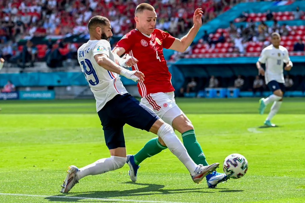 Szalai Attila (j) és a francia Karim Benzema