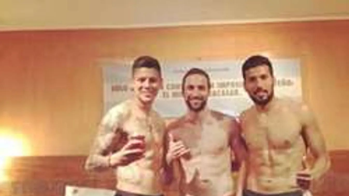 Merevedéssel pózolt a Manchester United sztárja +18