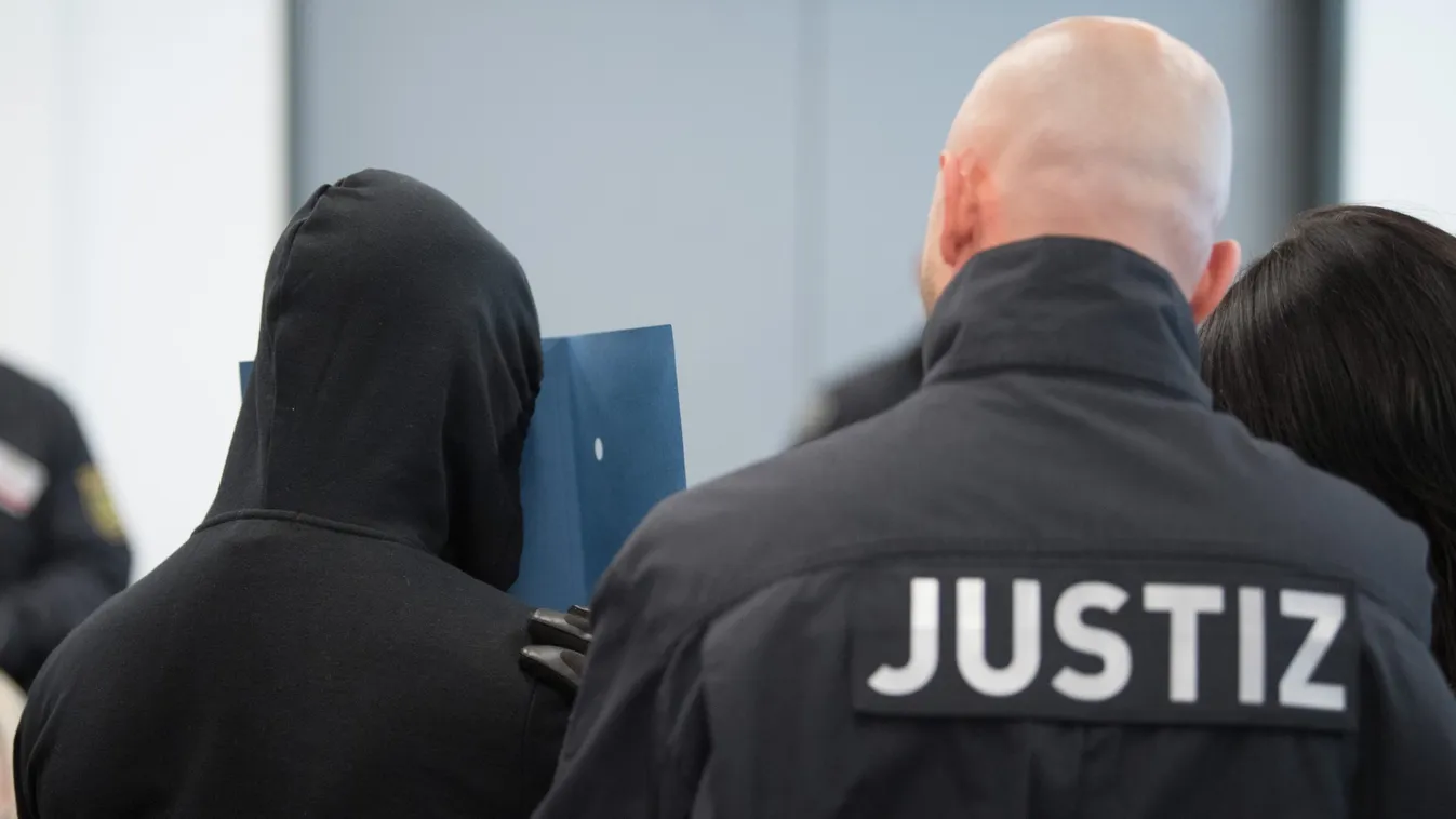 Arra riadt fel a félig lebénult nő, hogy egy betörő fogdossa a mellét