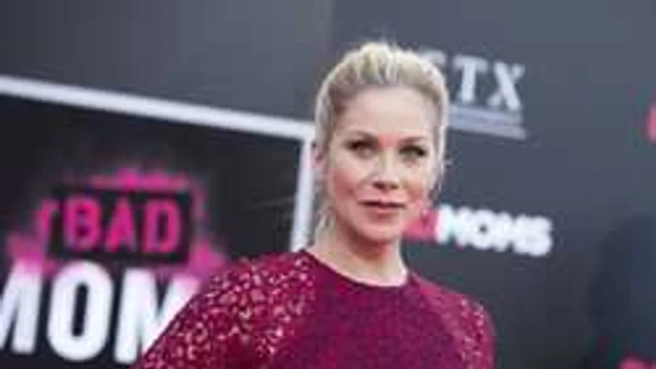 Súlyos döntést hozott az Egy rém rendes család sztárja, kés alá feküdt