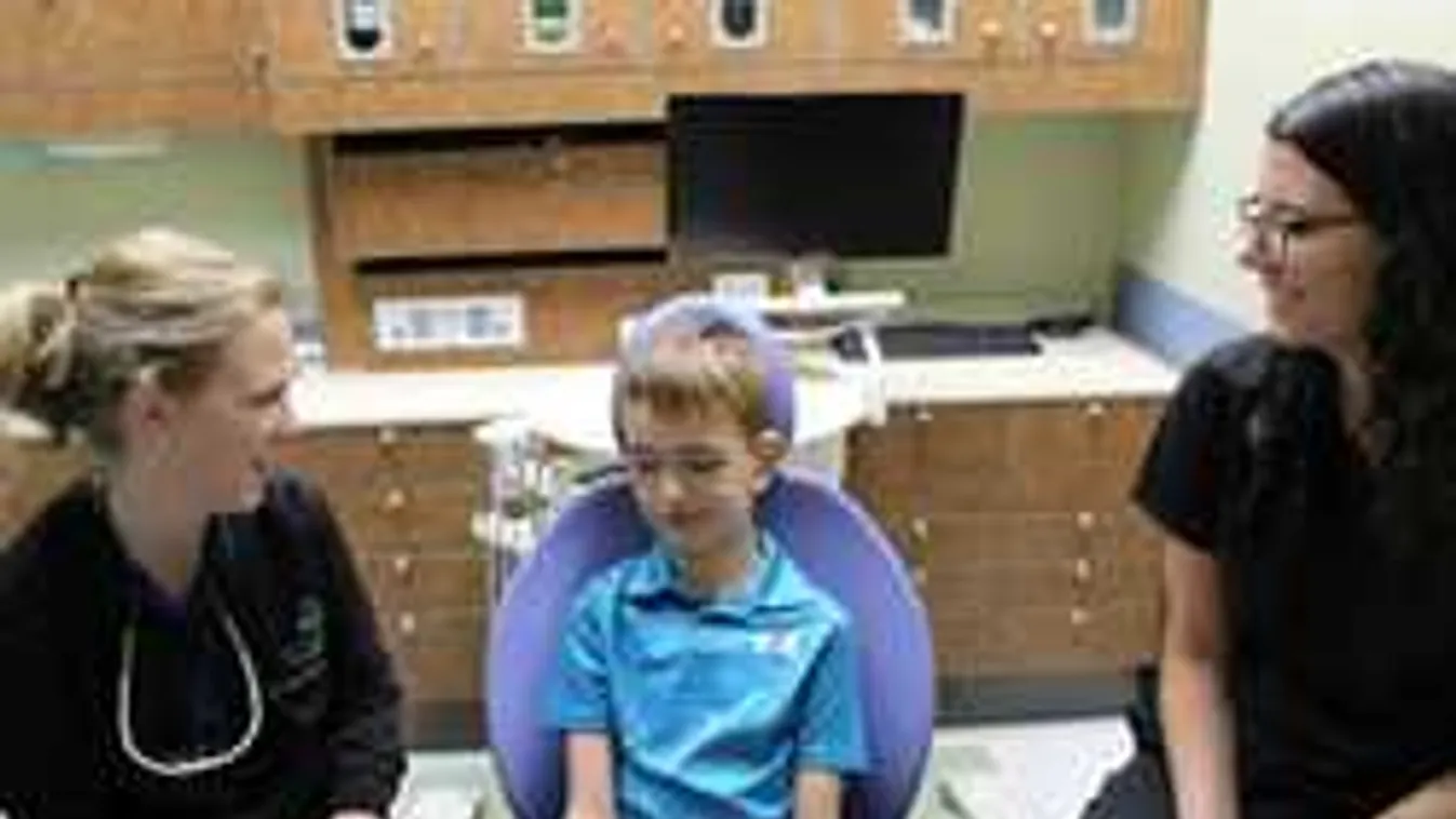 Éveken át értelmi fogyatékosnak hitték a kisfiút, végül egy fogorvos tett csodát!