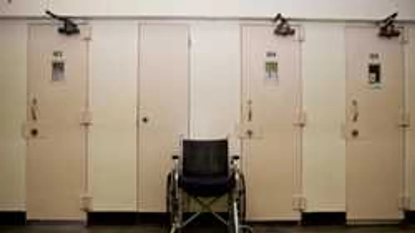 Megszökött egy tolószékes rab a pesti kórházból