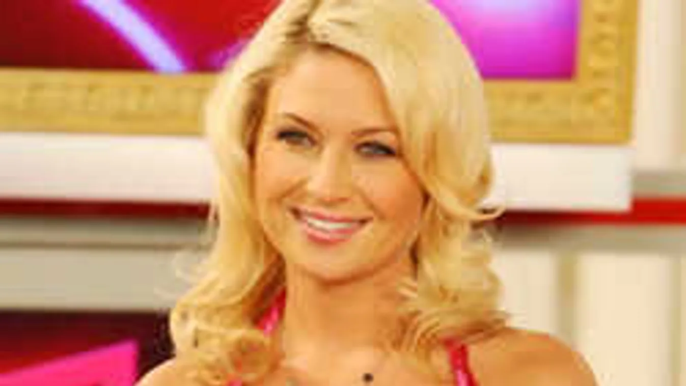 Végre kiderült, kivel osztja meg ágyát a dögös magyar színésznő