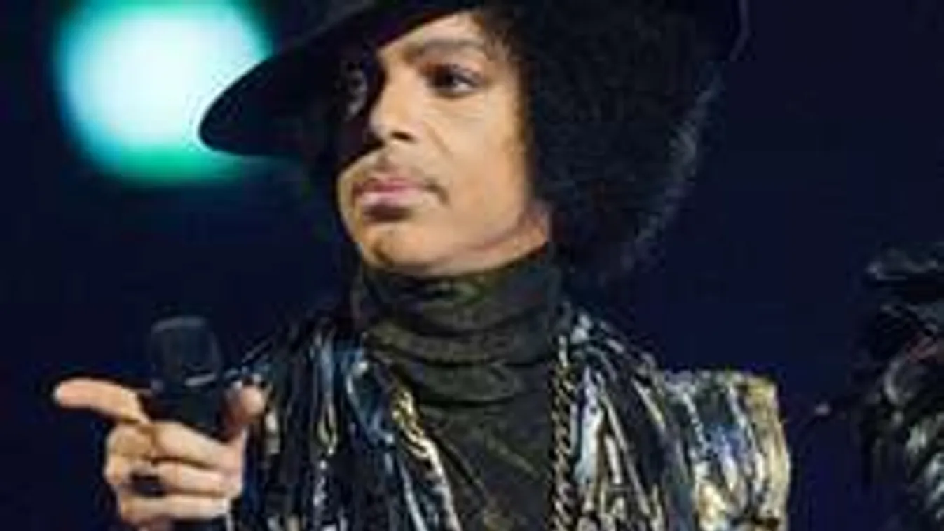 Zokogó rajongók lepték el Prince birtokát - Fotók