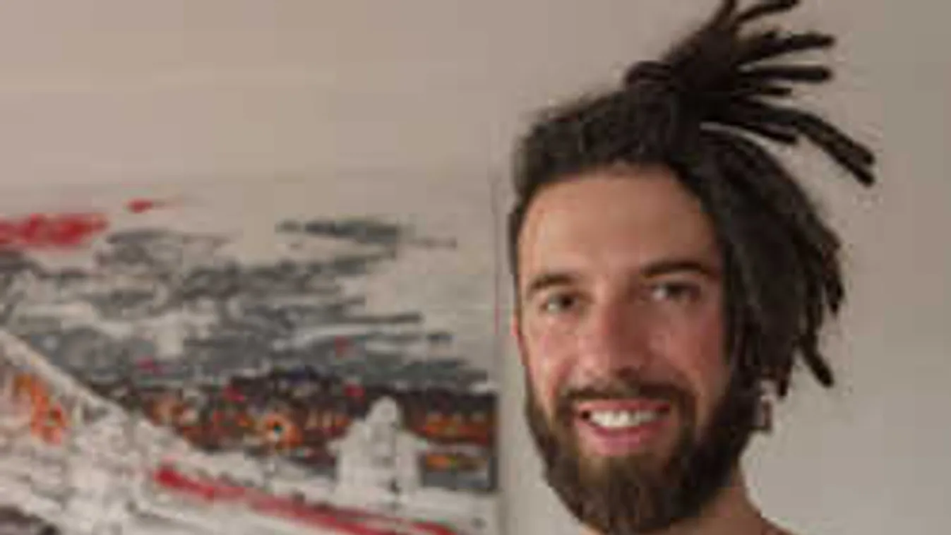 Less be a magyar énekes extravagáns lakásába, elképedsz a látottakon