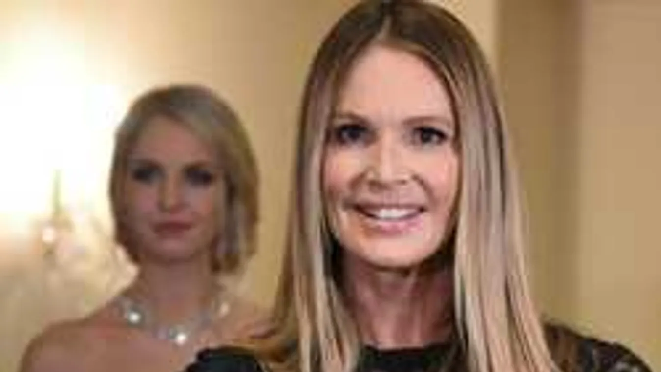 A dögös világhírű sztáranyuka lenyűgözte a sógorokat